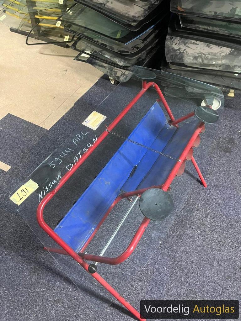 NISSAN CHERRY 79 - 83 VOORRUIT GELAAGD BLAUW, -, -, Nieuw, Ophalen of Verzenden