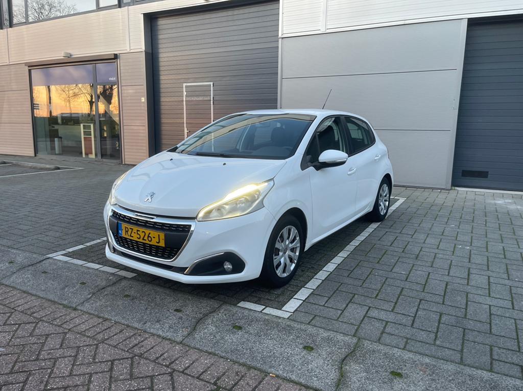 Peugeot 208 1.2 VTI 82PK 5-D 2018 Wit, Auto's, Peugeot, Voorwielaandrijving, Parkeerassistent, Stof, 1199 cc