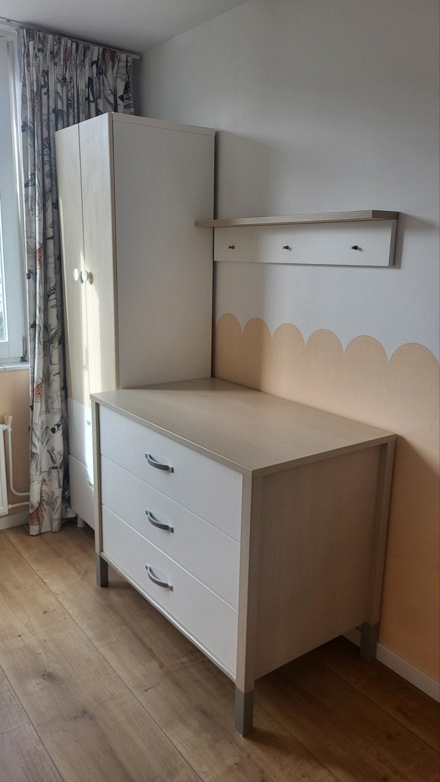 Kinderkamer: Commode en IKEA Smastad/Platsa kinderkast, Ophalen, Gebruikt, 50 tot 70 cm, 100 cm of meer