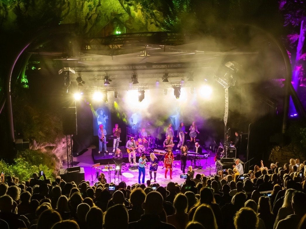 Aangeboden 2 tickets The legends we’ve lost Valkenburg 22aug, Tickets en Kaartjes, Twee personen, Augustus