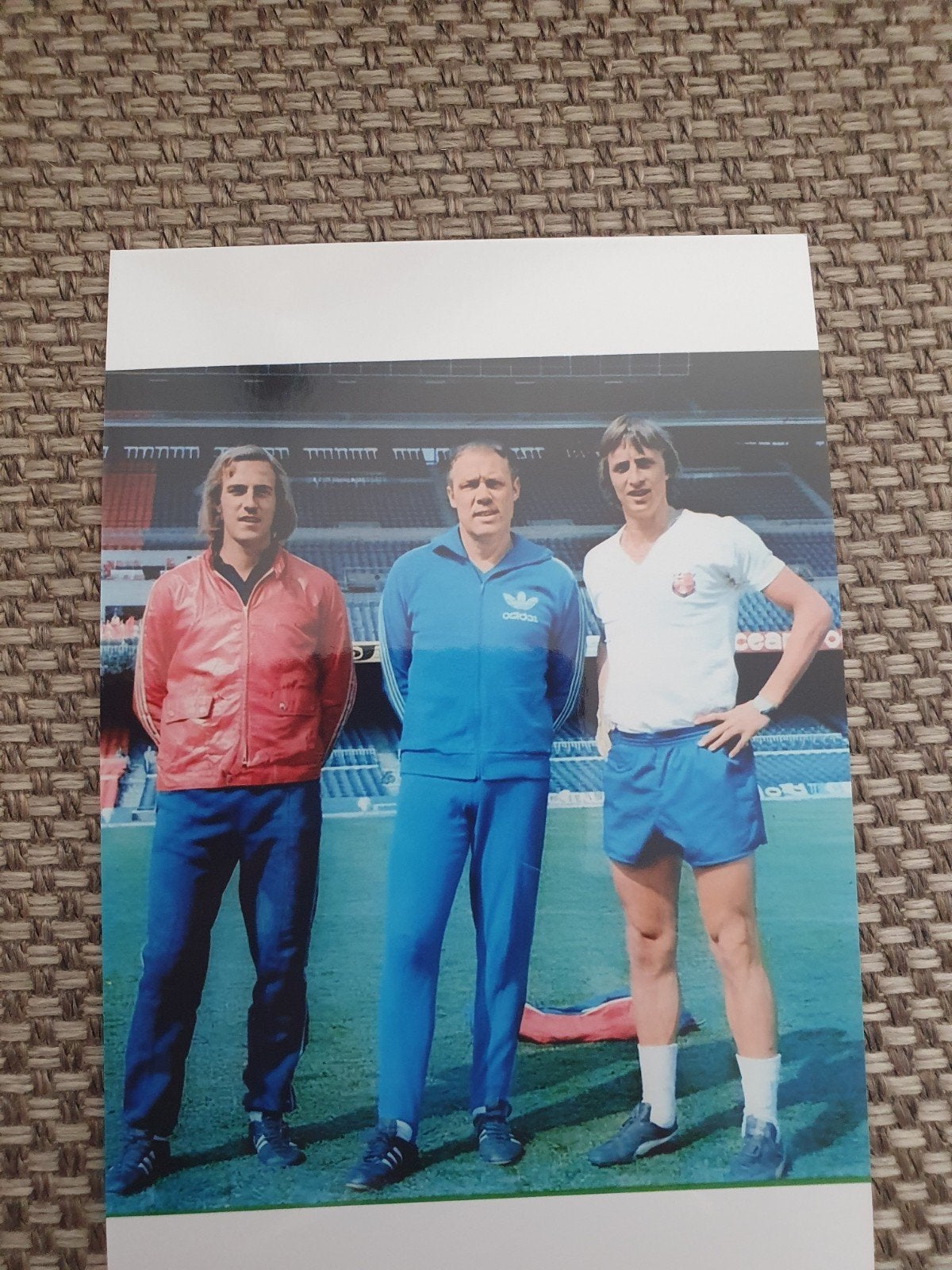 Johan Cruijff, Johan Neeskens en Rinus Michels  Barcelona, Ophalen of Verzenden, Zo goed als nieuw, Ajax, Poster, Plaatje of Sticker