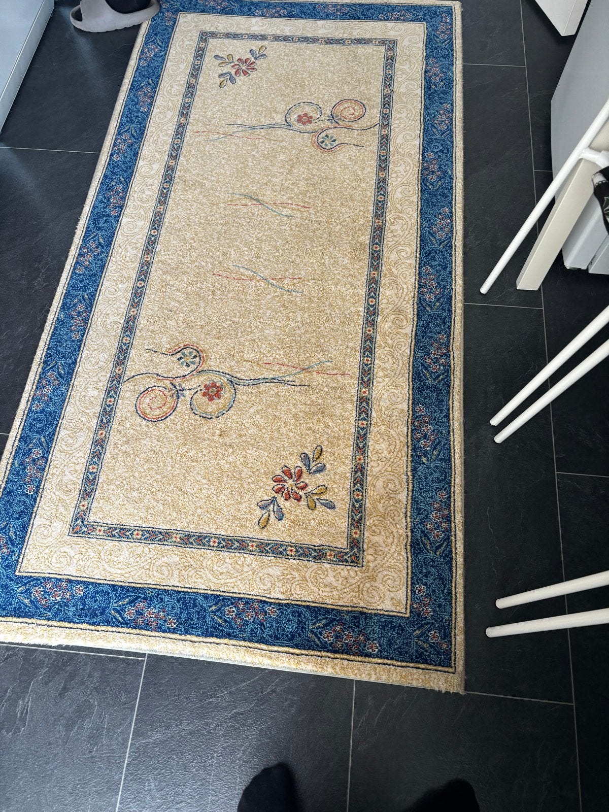 Vloerkleed 100x200 cm met bloemenpatroon, Ophalen, Gebruikt, 150 tot 200 cm, Crème