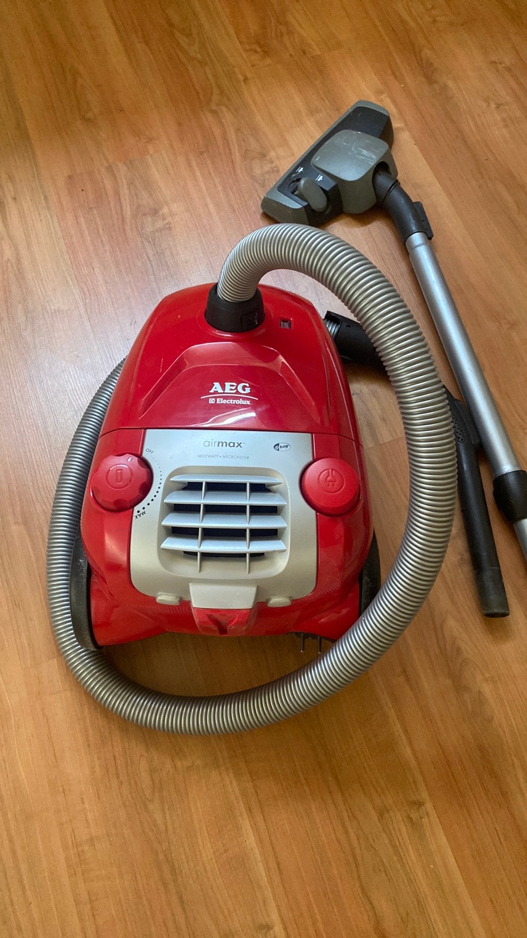 AEG stofzuiger, Stofzak, Gebruikt, Ophalen of Verzenden, 1600 tot 2000 watt