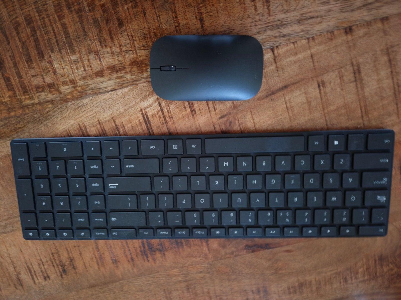 Te koop aangeboden Microsoft tietsenbord en muis, Ophalen, Zo goed als nieuw