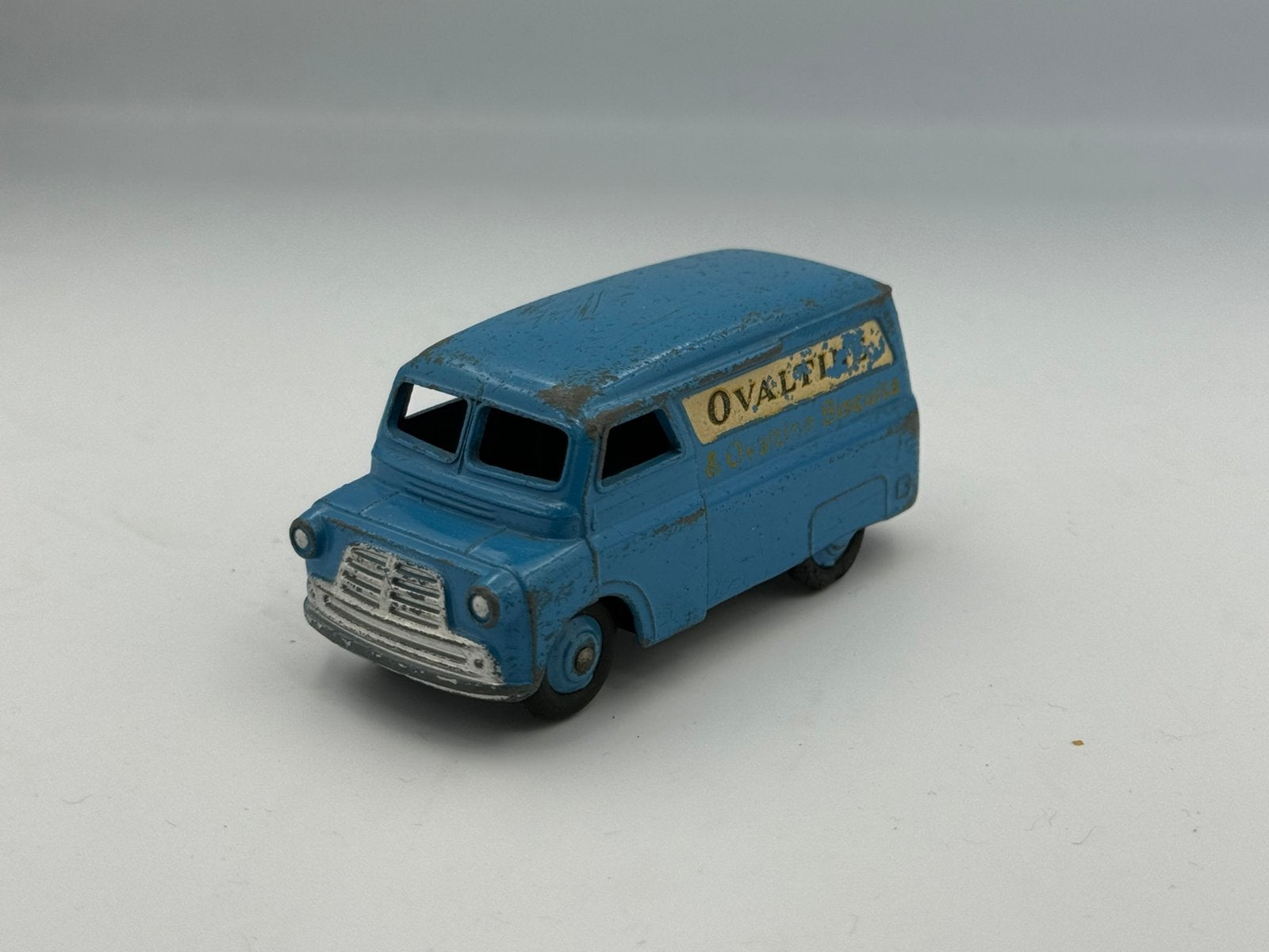 Dinky Toys Bedford Ovaltine truck, Hobby en Vrije tijd, Modelauto's | 1:43, Ophalen of Verzenden, Zo goed als nieuw, Bus of Vrachtwagen