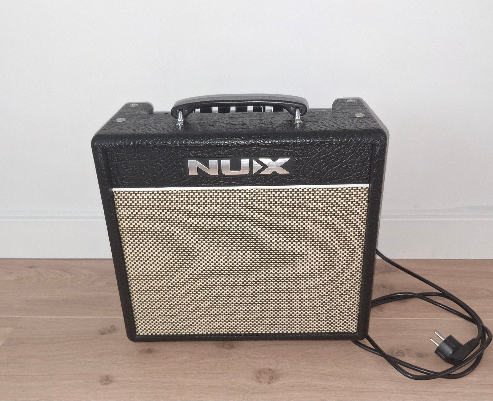 Nux Mighty 20 MK2 gitaarversterker incl. Bluetooth dongle., Muziek en Instrumenten, Ophalen of Verzenden, Zo goed als nieuw, Minder dan 50 watt
