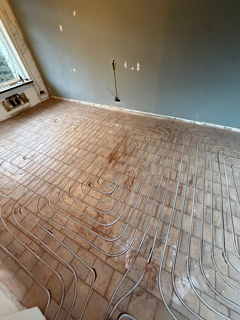 Vloerverwarming Infrezen Vlechten Tegels Beton, Diensten en Vakmensen, Loodgieters en Installateurs, 24-uursservice, Onderhoud