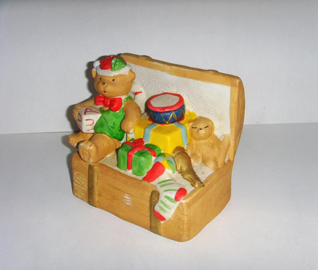 Leuk keramiek kerst speeldoos - kistje met kerstmuziek., Diversen, Kerst, Ophalen of Verzenden