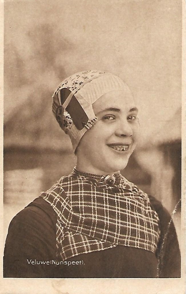 Nunspeet- -Veluwe, klederdracht., Verzamelen, Ansichtkaarten | Nederland, Verzenden, 1940 tot 1960, Ongelopen, Gelderland
