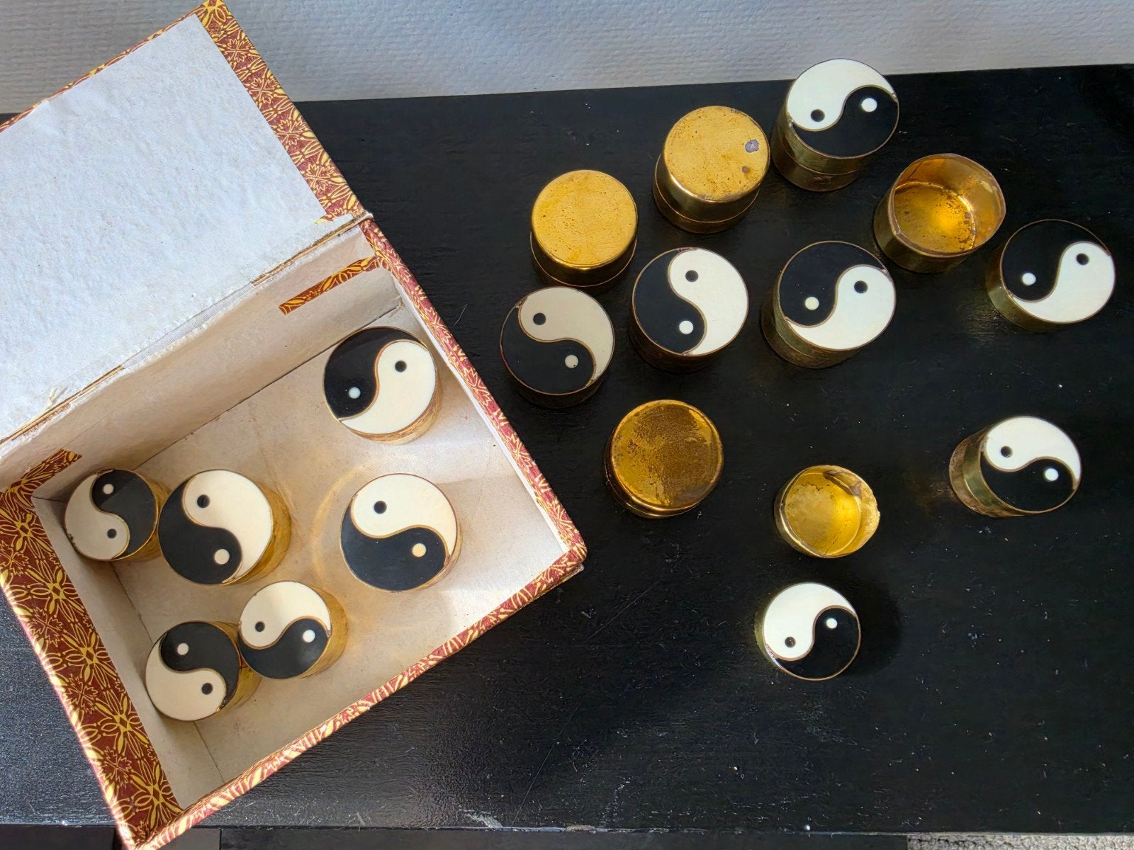 nieuw - messing goudkleurig 19 stuks pillen doosjes Yin- YAN, Ophalen of Verzenden