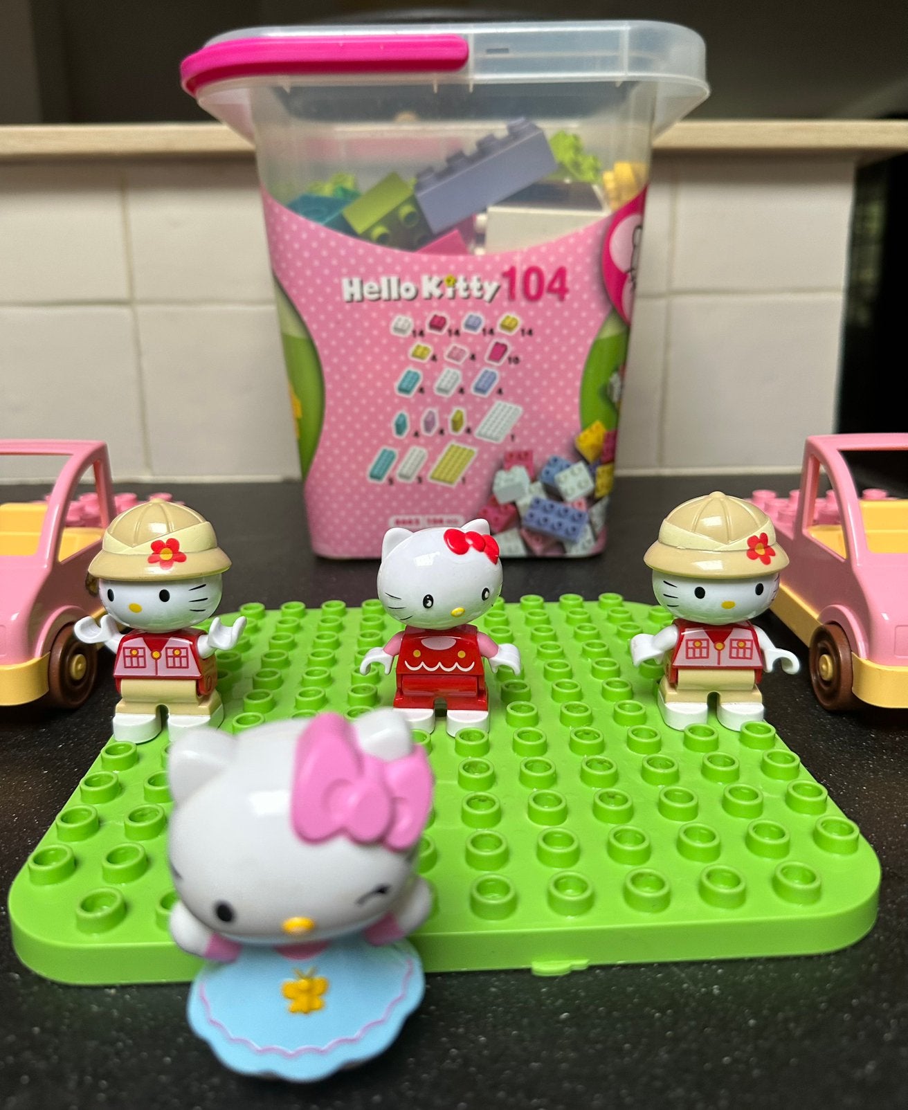 Duplo Hello Kitty en roze auto’s, Ophalen, Zo goed als nieuw, Duplo