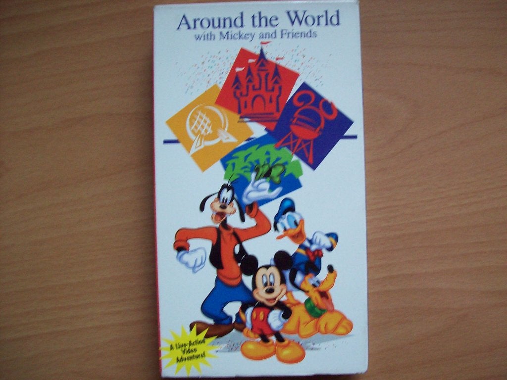 Around the World with Mickey and Friends (VHS) Magic Kingdom, Verzamelen, Ophalen of Verzenden, Mickey Mouse, Zo goed als nieuw