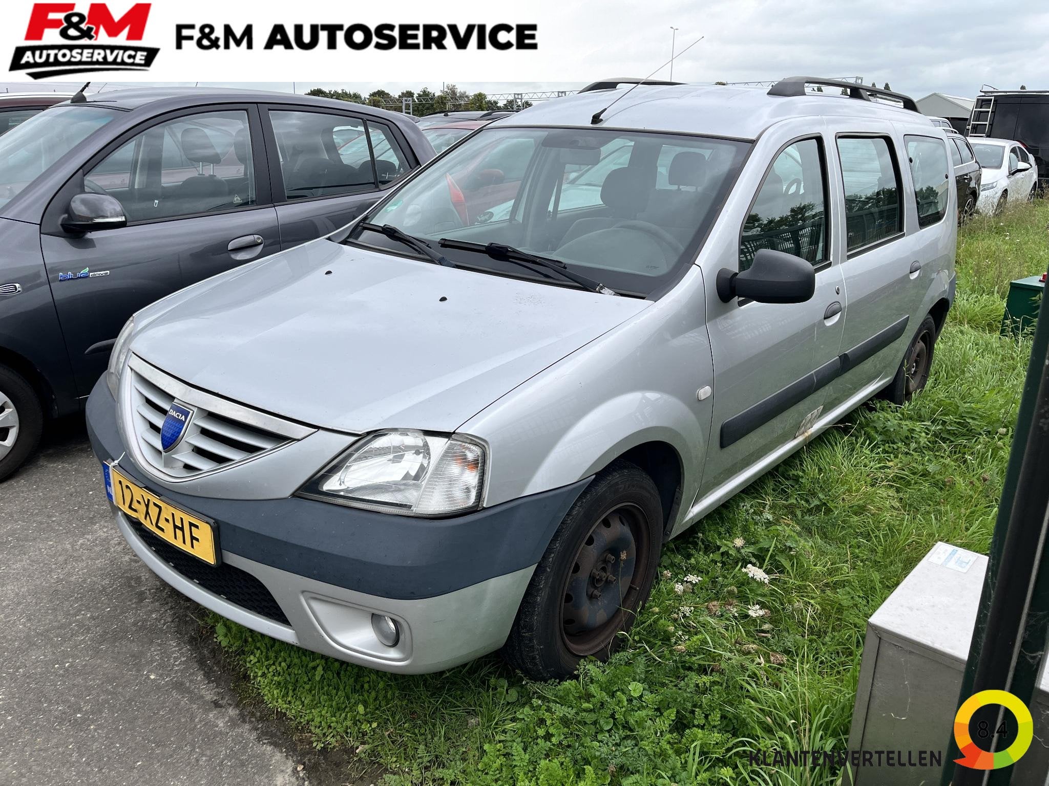 Dacia Logan MCV 1.6-16V Lauréate 7p. EXPORT ONLY!, Auto's, Stof, Gebruikt, Elektrische ramen, 7 stoelen