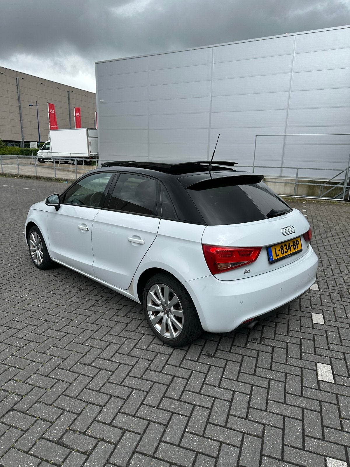 Audi A1 Pro Line S open dak 1.2 Tfsi 63KW 2013  Wit, Auto's, Voorwielaandrijving, 4 cilinders, 4 stoelen, Wit