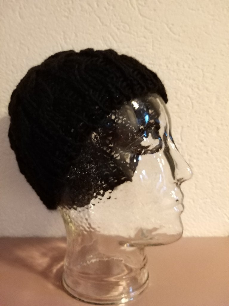 Nieuwe warme grof gebreide zwarte beanie muts, Ophalen of Verzenden, Nieuw, Maat 42/44 (L), Muts