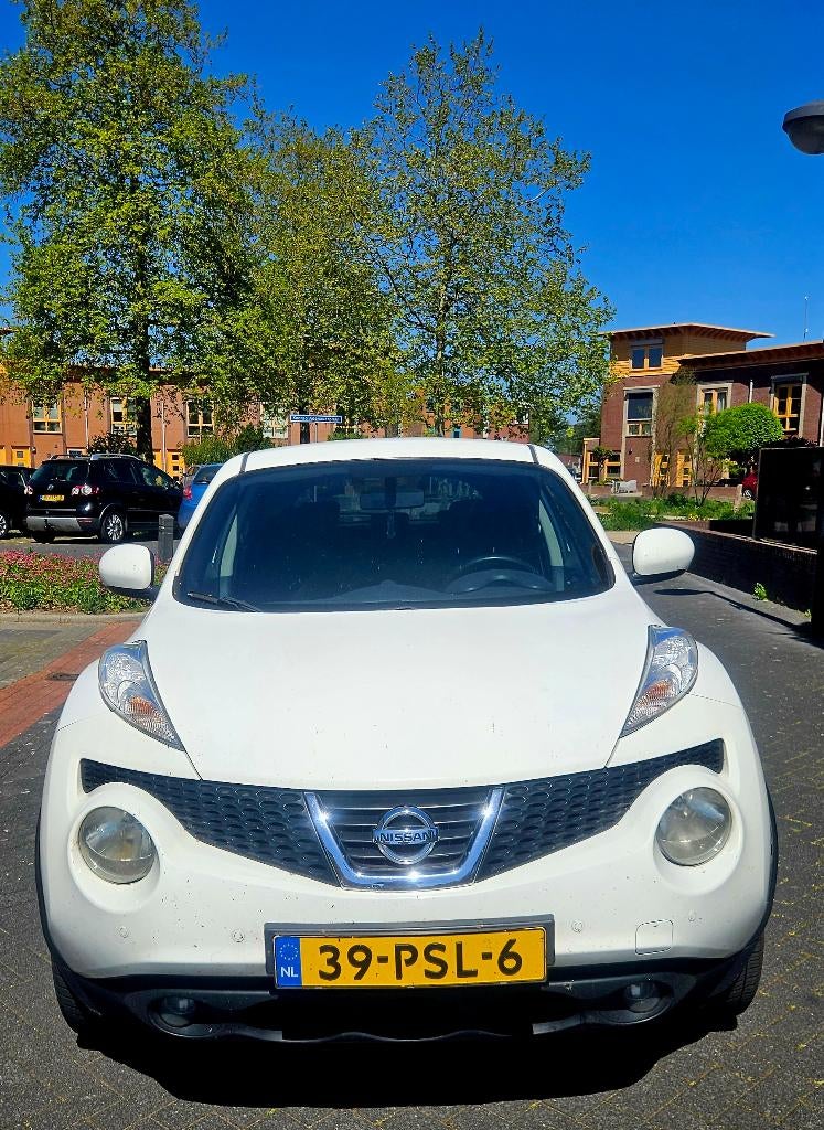Nissan Juke 1.6 Acenta ECO. Prima auto met nieuwe APK, Auto's, Nissan, 1250 kg, Zwart, 4 cilinders, Origineel Nederlands