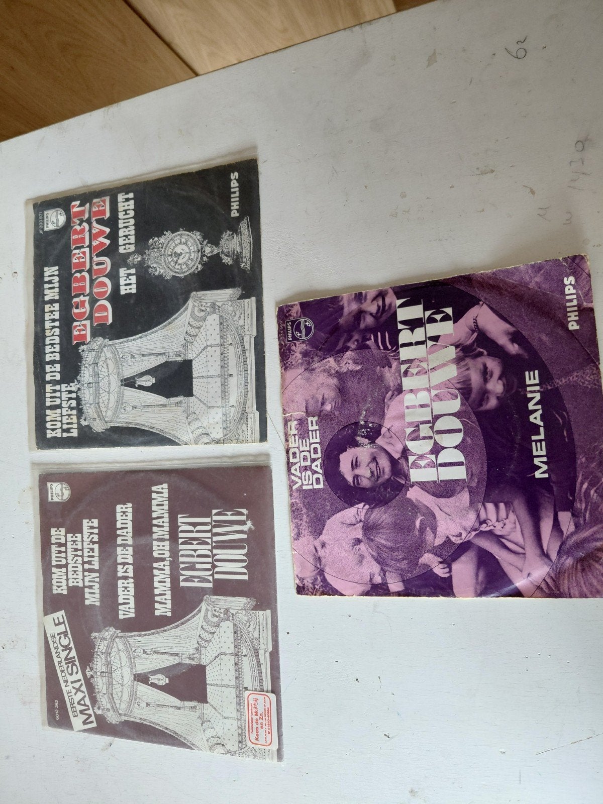 Egbert Douwe Vinyl Singles - Kom uit de Bedstee, Vader is de, Cd's en Dvd's, Vinyl Singles, Ophalen of Verzenden, Gebruikt, Nederlandstalig