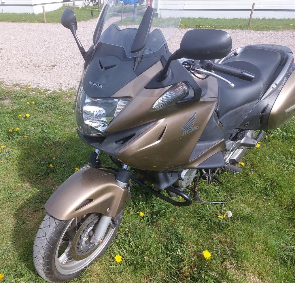 Honda Deauville NT700 ABS - Comfortabele Toermotor, 2 cilinders, Motorrijbewijs A, Gebruikt, Particulier
