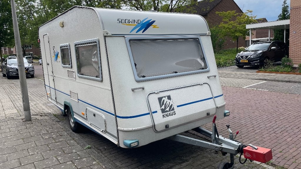 Knaus caravan As good as Gold, met fietsendrager, Standaardzit, Luifel, Dwarsbed, 750 - 1000 kg