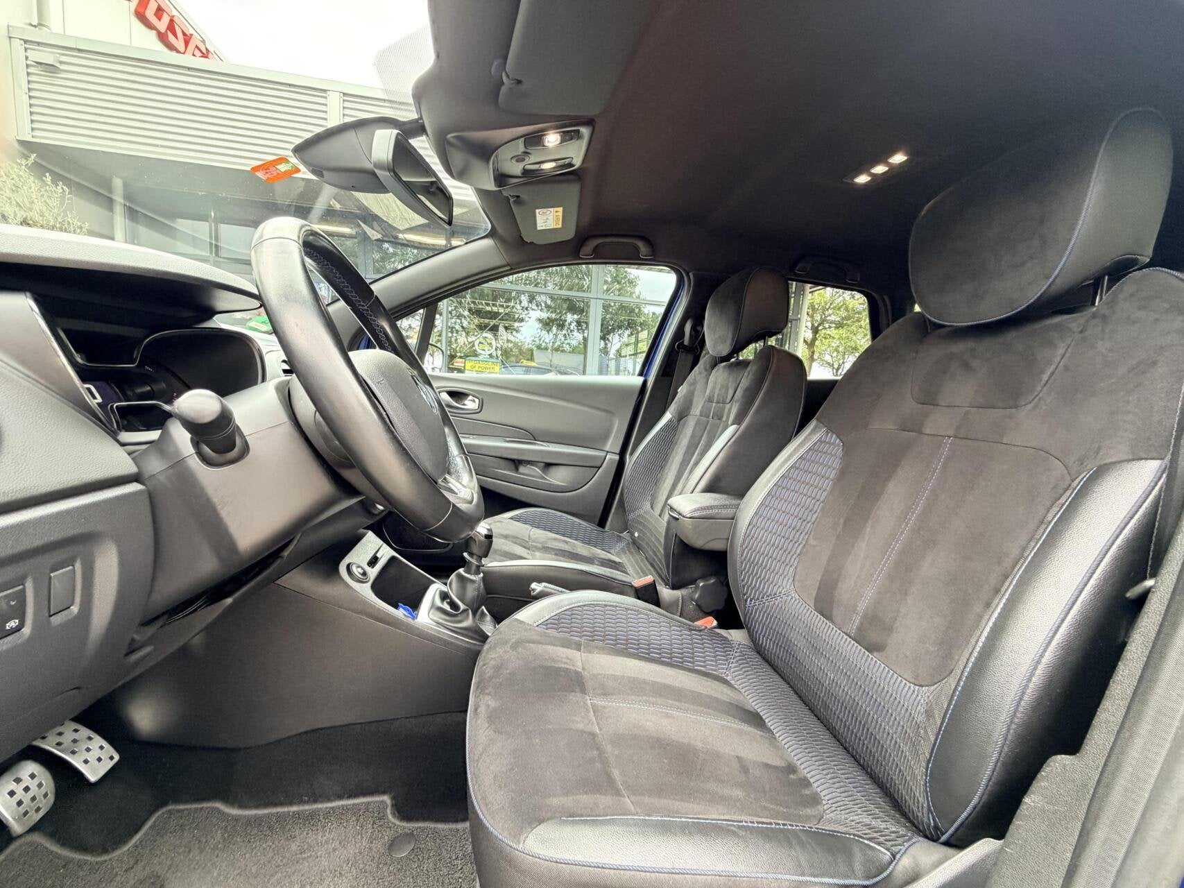 Renault Captur 1.3 TCe Version S | Stoelverwarming | Trekhaa, Voorwielaandrijving, 1228 kg, Gebruikt, 4 cilinders