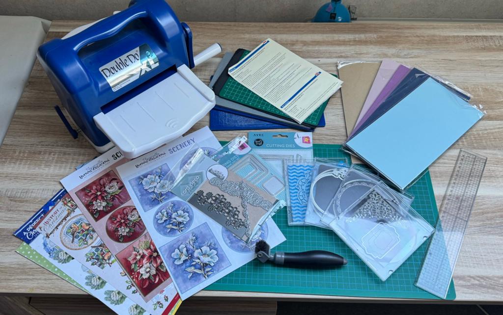 Hobbyspullen (stans apparaat, mallen, papier, etc.), Hobby en Vrije tijd, Ophalen of Verzenden, Zo goed als nieuw, Overige materialen