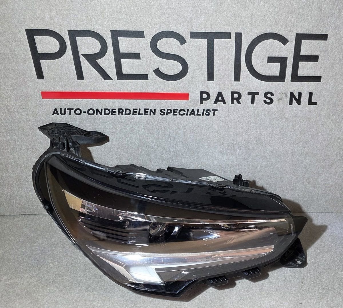 Koplamp OPEL Corsa F Voll LED Matrix LUX Rechts 39162659, Gebruikt, -, Ophalen of Verzenden, -