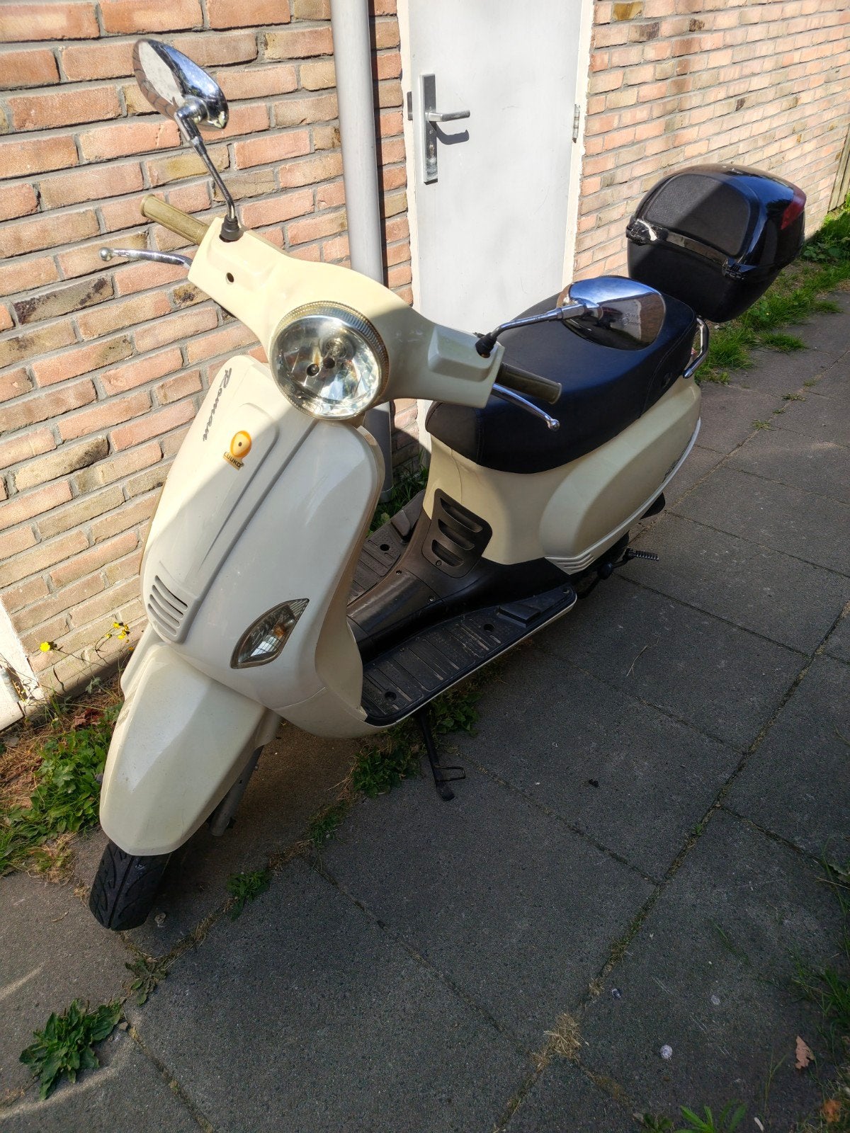 Luuko Roman scooter met 2 helmen, Ophalen, Gebruikt, Benzine, Overige merken