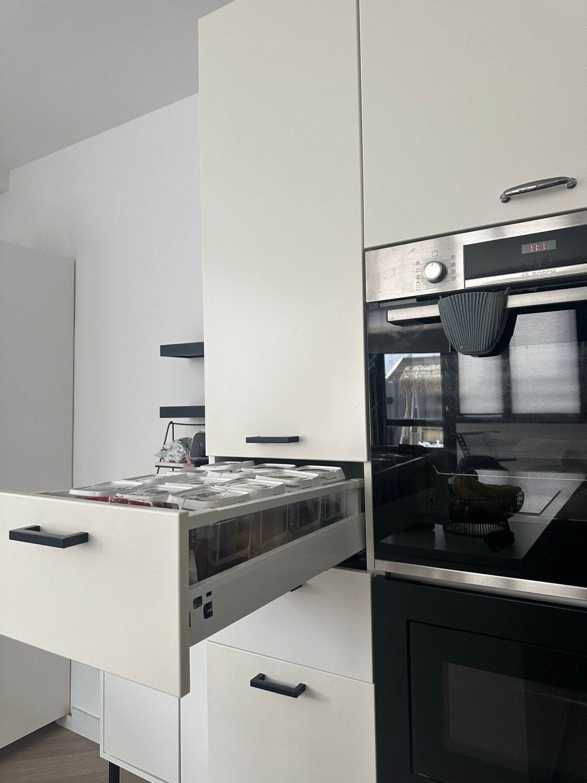 Moderne hoge keukenkast met inbouwapparatuur, Overige materialen, Wit, Overige typen, Ophalen of Verzenden