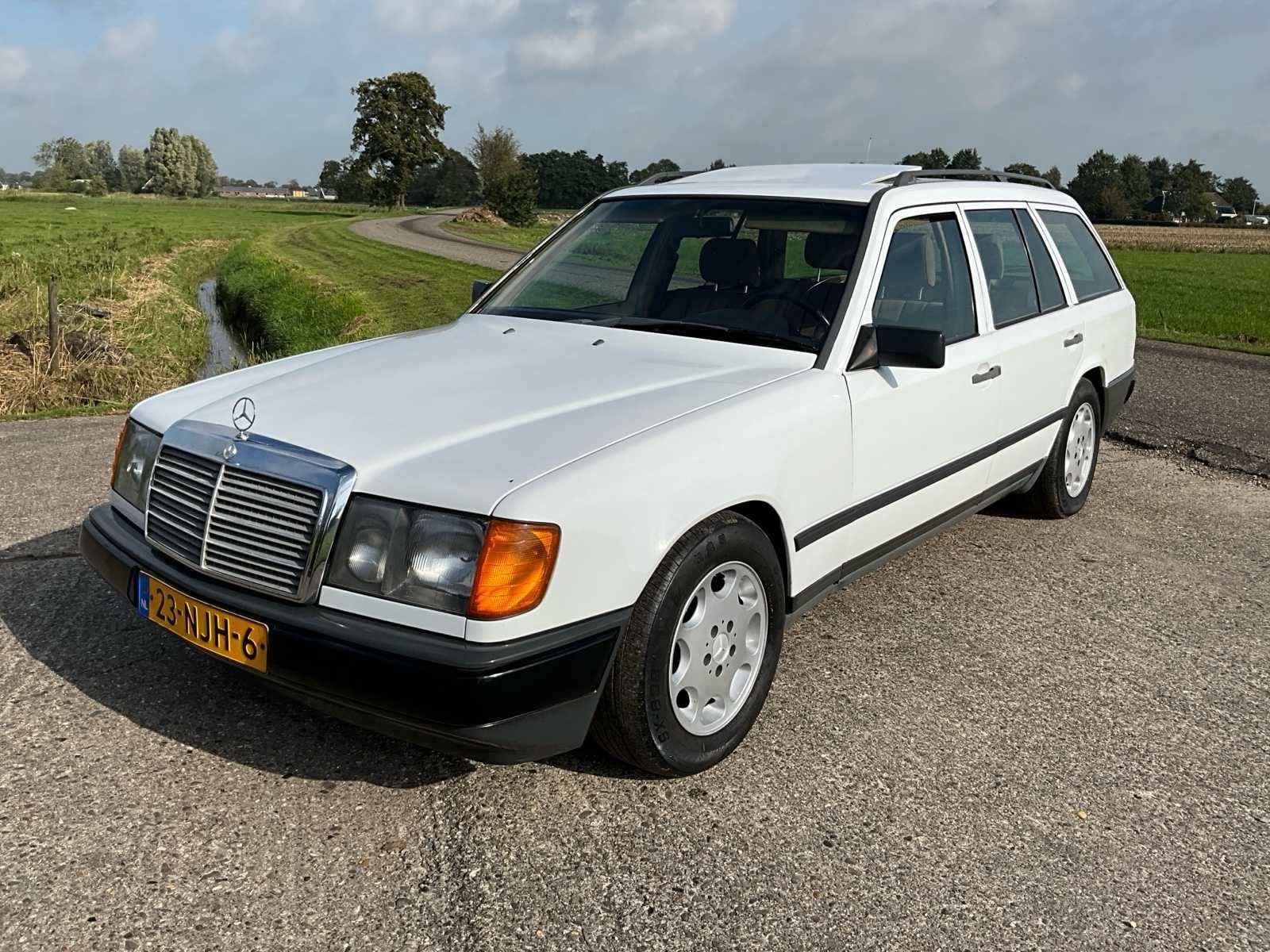 1986 Mercedes-Benz 200-500 (W124) Combi 300 TD Oldtimer, Mercedes-Benz, Diesel, Te koop, Stationwagon