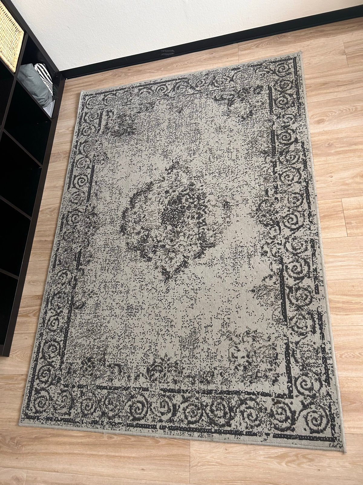 Modern grijs vloerkleed met vintage patroon, Huis en Inrichting, Stoffering | Tapijten en Kleden, Ophalen, Gebruikt, 150 tot 200 cm