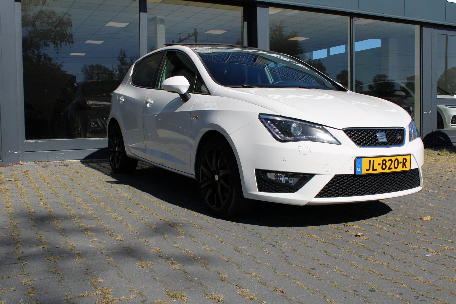 Seat Ibiza SC 1.0 EcoTSI FR Connect Panoramadak 5-deurs, Auto's, Voorwielaandrijving, Euro 6, Origineel Nederlands, Handgeschakeld