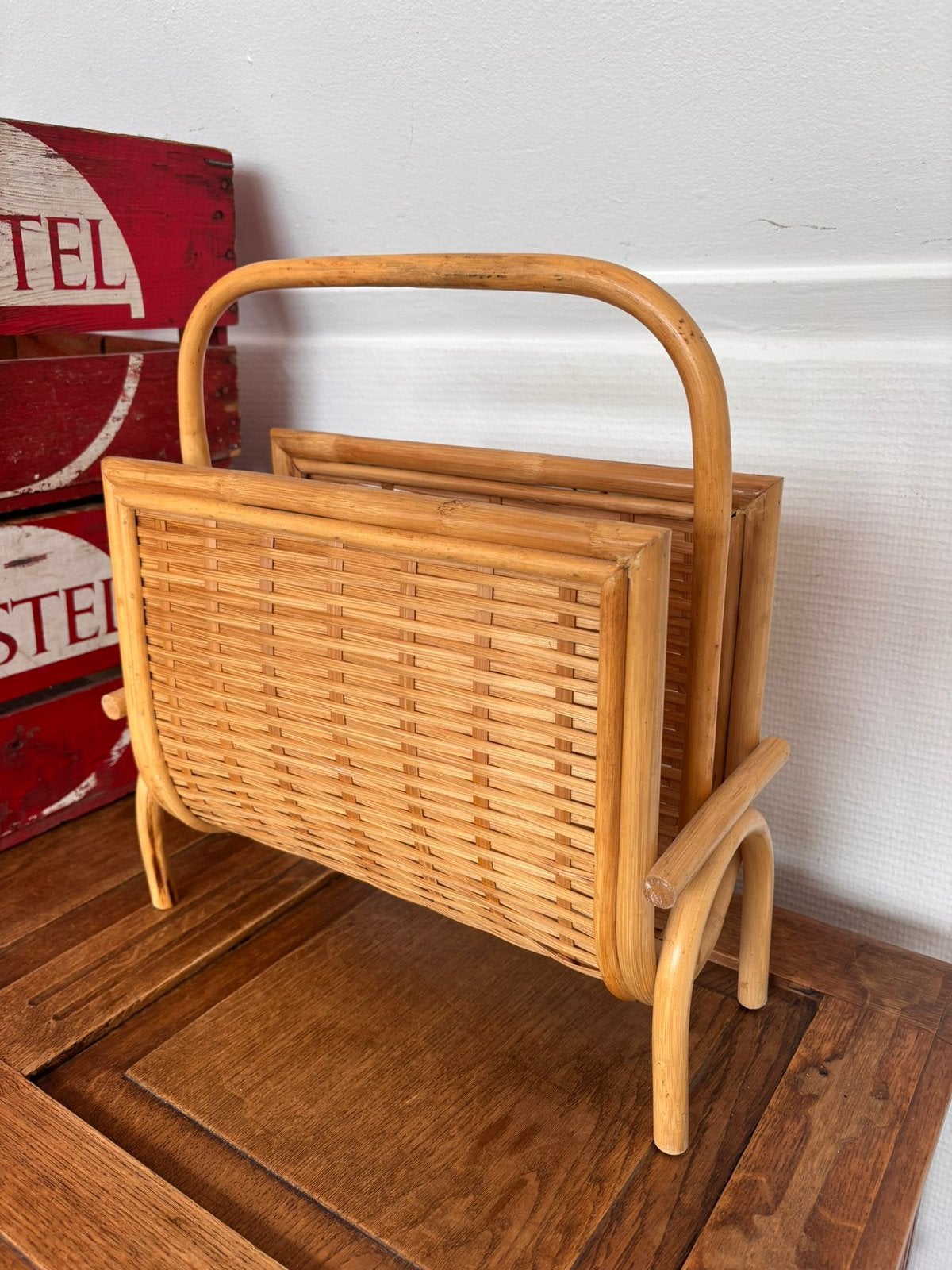 Vintage rotan tijdschriftenrek/krantenbak, Huis en Inrichting, Krantenbak, Ophalen, Gebruikt