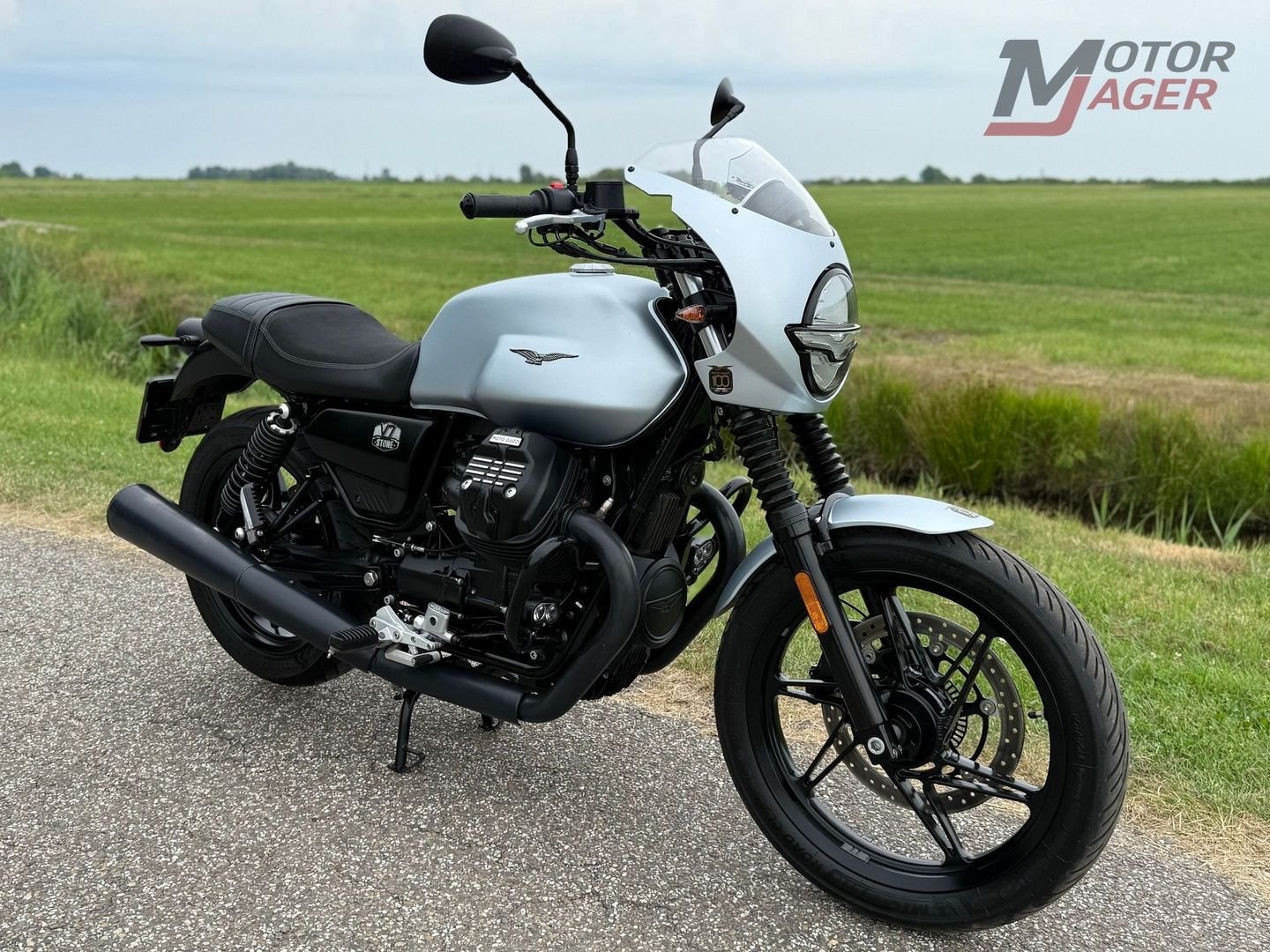 MOTO GUZZI V 7 STONE 850 CORSA - Nieuwe model IV - ( V7 ), 2 cilinders, Info@motorjager.nl, Motorrijbewijs A, Bedrijf