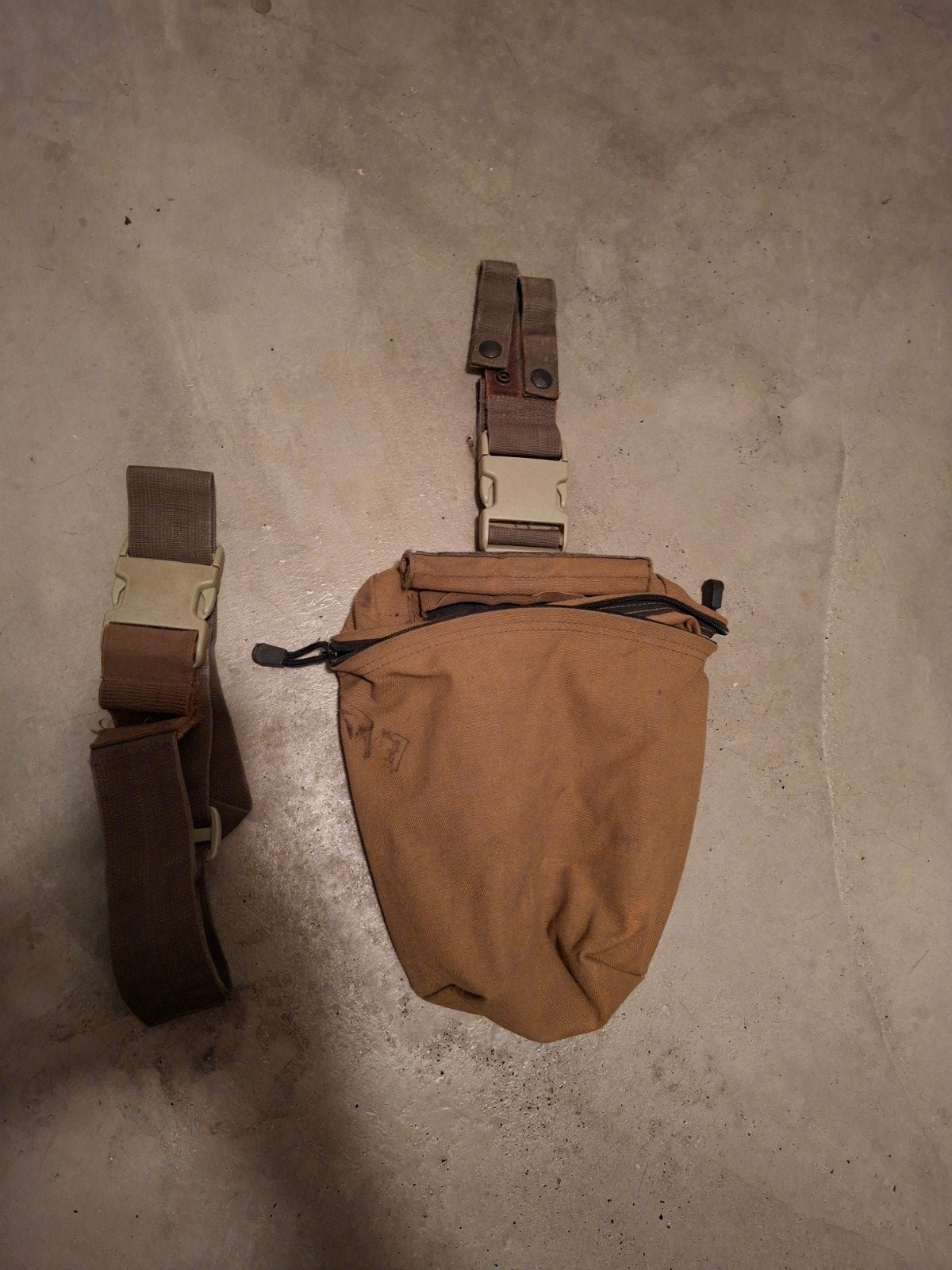 Dropleg pouch marsof  airsoft, Verzamelen, Ophalen of Verzenden, Landmacht, Nederland, Overige typen