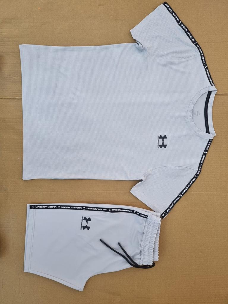 Under Armour Sportset - T-shirt & Korte Broek PARTIJ!!!, Kleding | Heren, Sportkleding, Fitness, Maat 48/50 (M), Wit, Nieuw