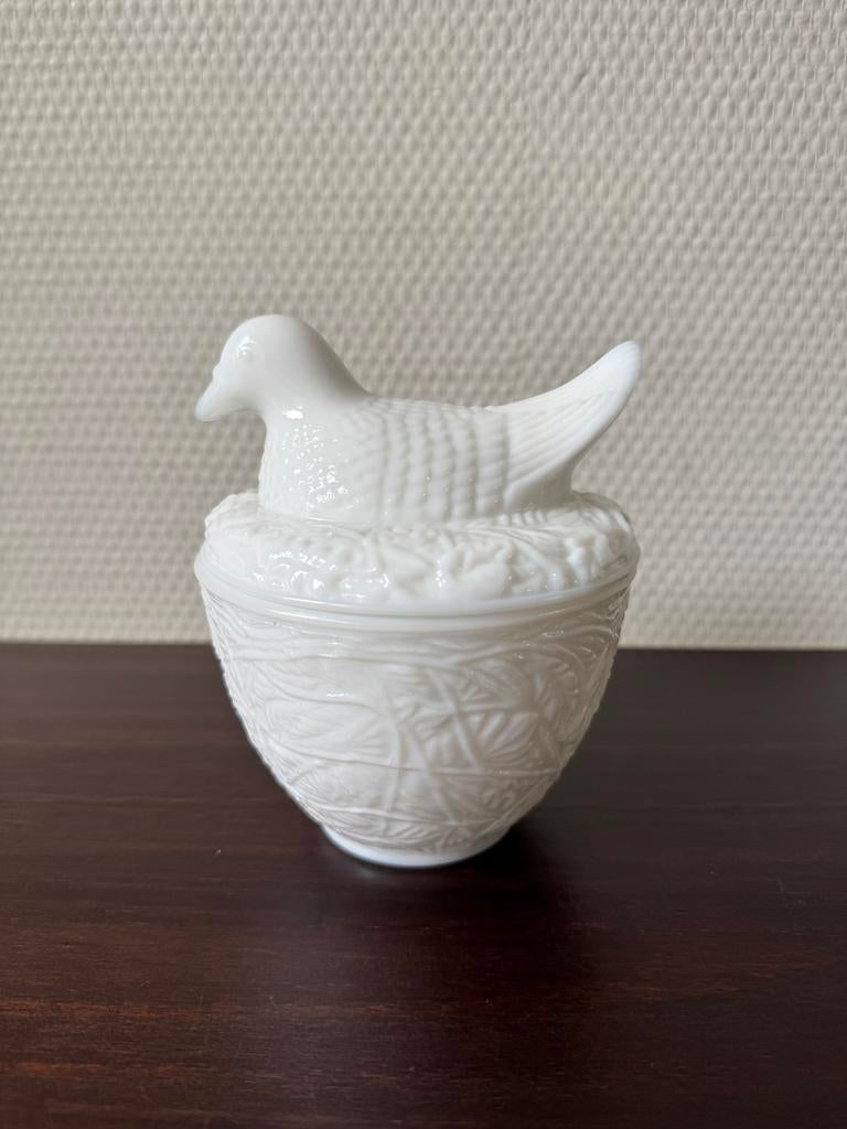 Opaline Wit Glazen Doosje van Avon met Kip/Kuiken, Antiek en Kunst, Ophalen of Verzenden