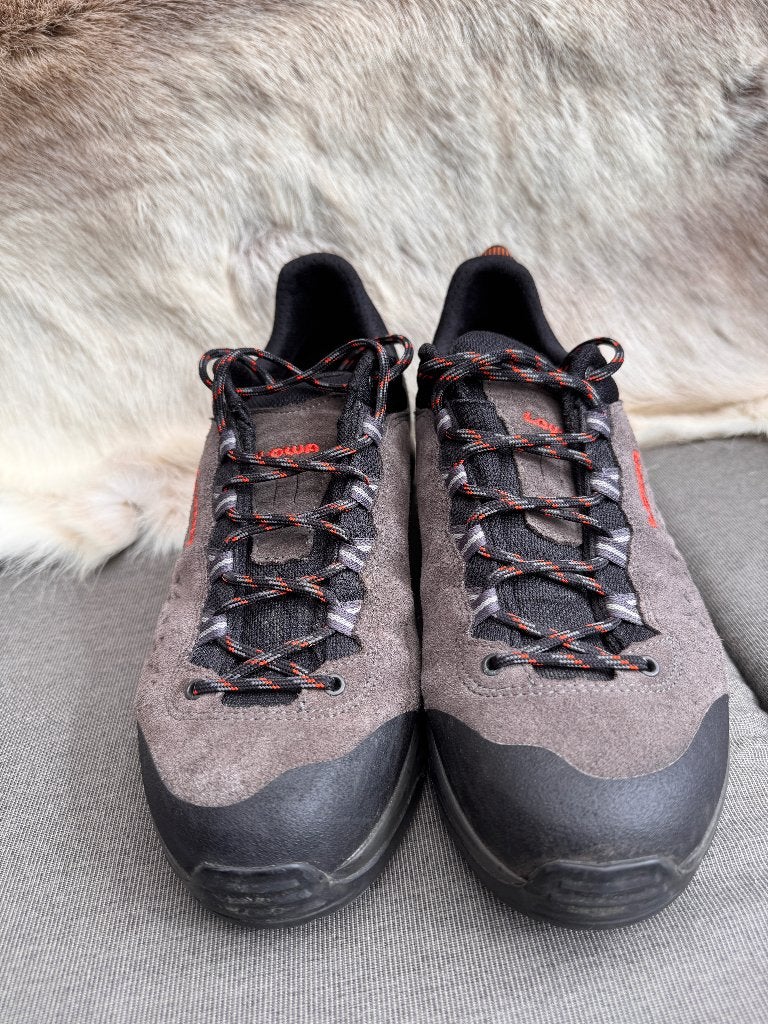 Lowa Explorer Lo GTX maat 43,5 UK9, Ophalen of Verzenden, Zo goed als nieuw, Schoenen