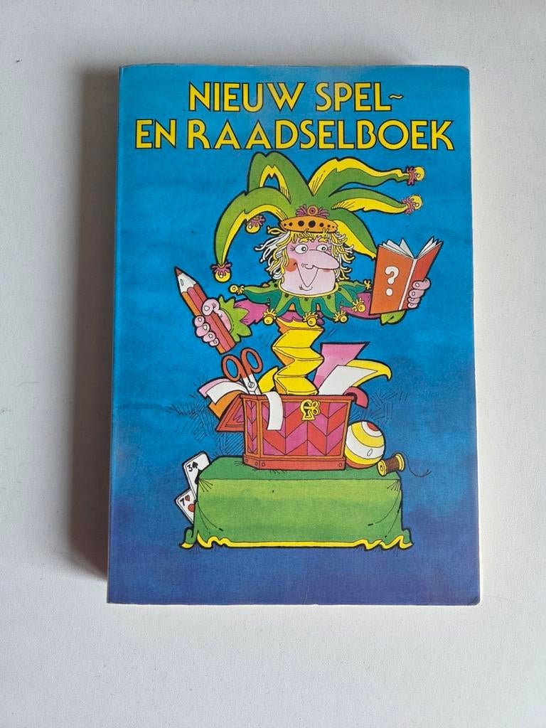 Nieuw Spel- en Raadselboek - Vroom & Dreesmann, Boeken, Ophalen of Verzenden, Gelezen, Onbekend, Non-fictie