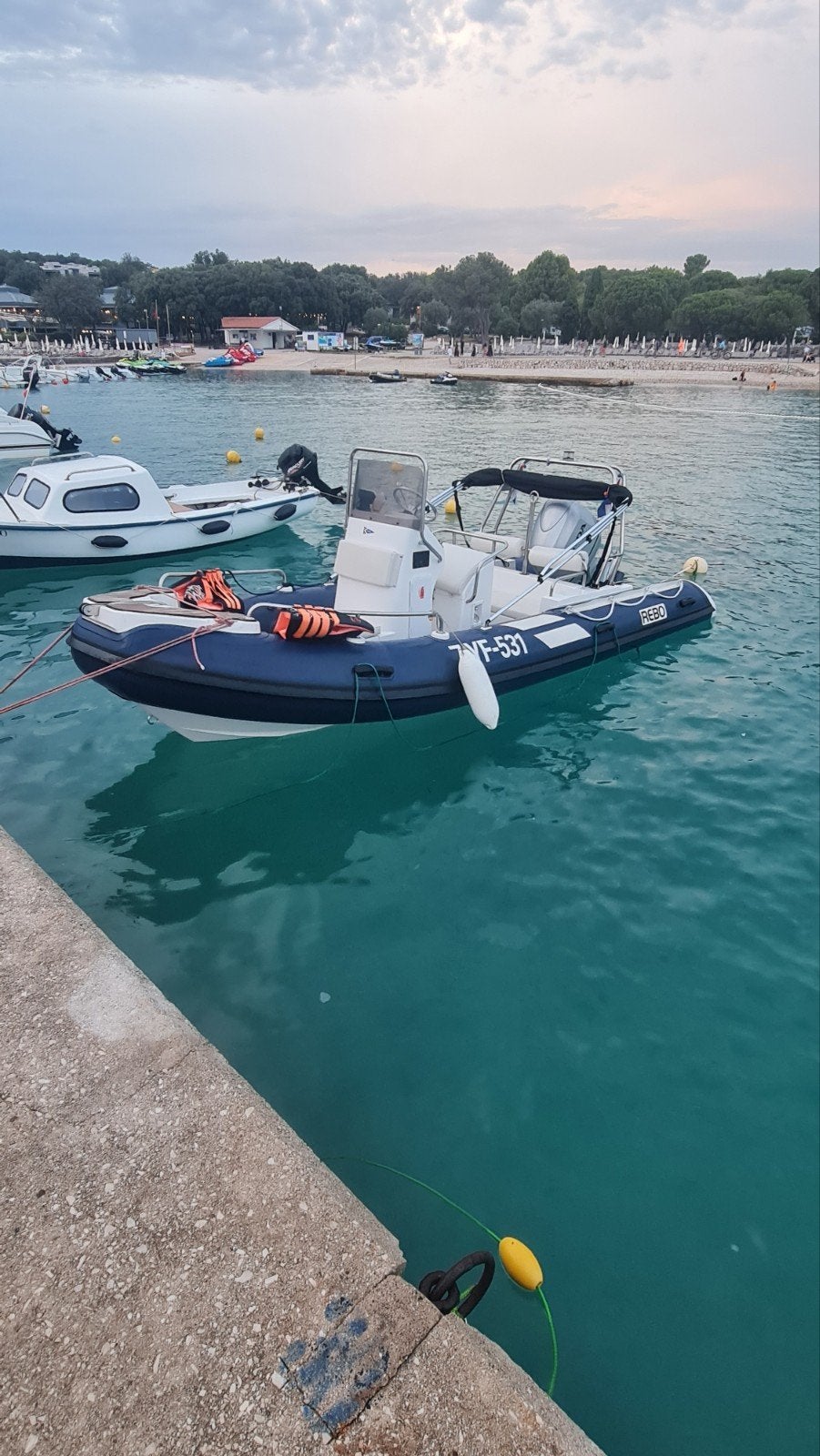 Rebo 540 Hypalon RIB met Honda 90PK en Freewheel trailer, Watersport en Boten, 5 m, Zo goed als nieuw, 2 m, 90 pk