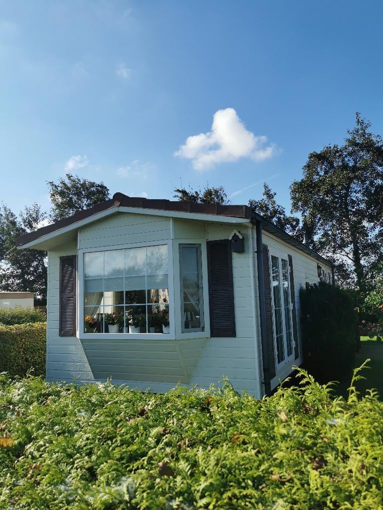 Chalet met standplaats. € 43.500, Caravans en Kamperen, Stacaravans, Tot en met 4