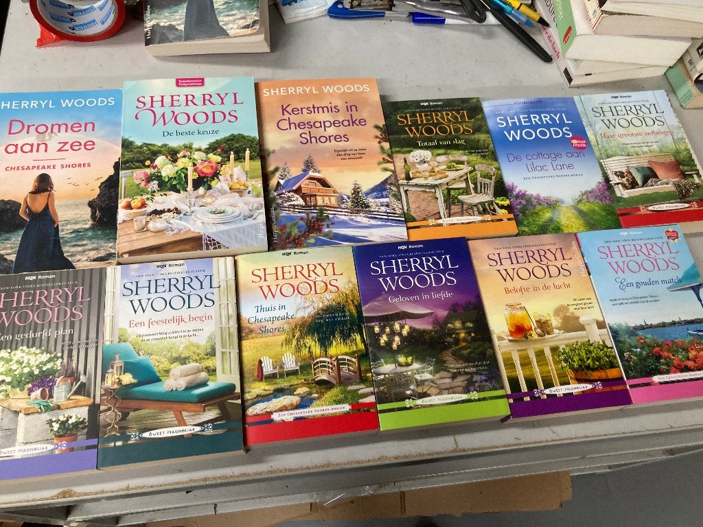T.K. nog 10 boeken van Sherryl Woods Zie actuele lijst, Ophalen of Verzenden, Zo goed als nieuw, Sherryl Woods, Amerika