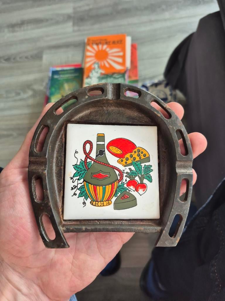 Vintage hoefijzer asbak met tegel - Made in Taiwan, Ophalen of Verzenden