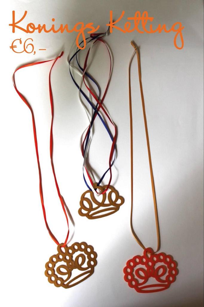 Konings ketting kroon, Met hanger, Kunststof, Nieuw, Ophalen of Verzenden