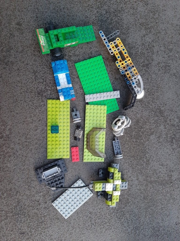 LEGO WeDo 2.0 Robotica Onderdelen (Platen, Sensor & Technic), Gebruikt, Inclusief extra onderdelen, Lego, Ophalen of Verzenden