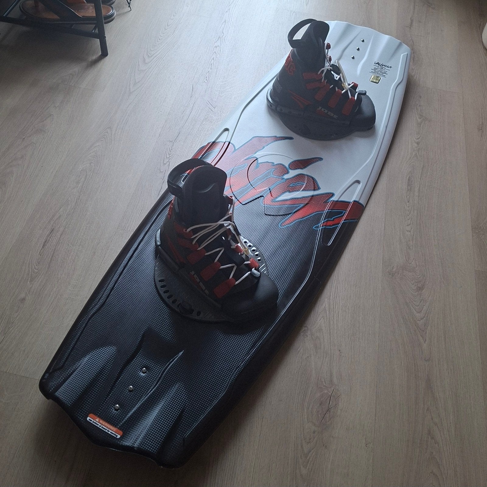 Wakeboard + Wetsuit, Ophalen, Board en Schoenen