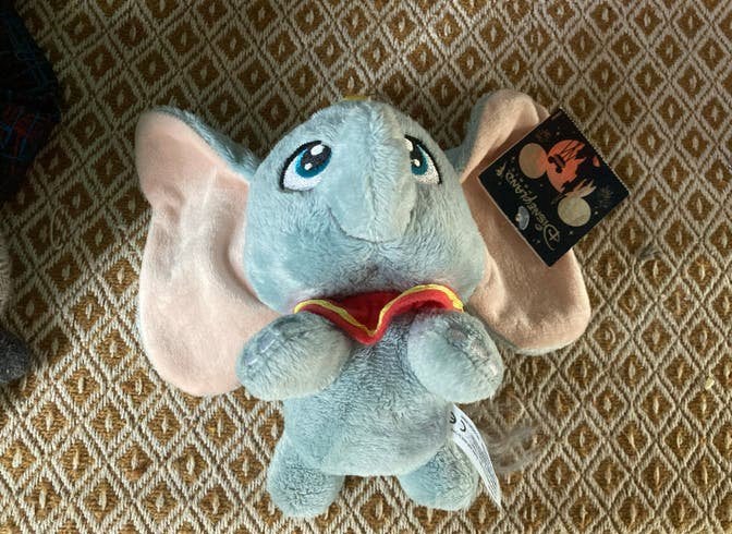 Dumbo Knuffel Disneyland Parijs  met kaartje zgan, Disney, Blauw, Ophalen of Verzenden, Olifant