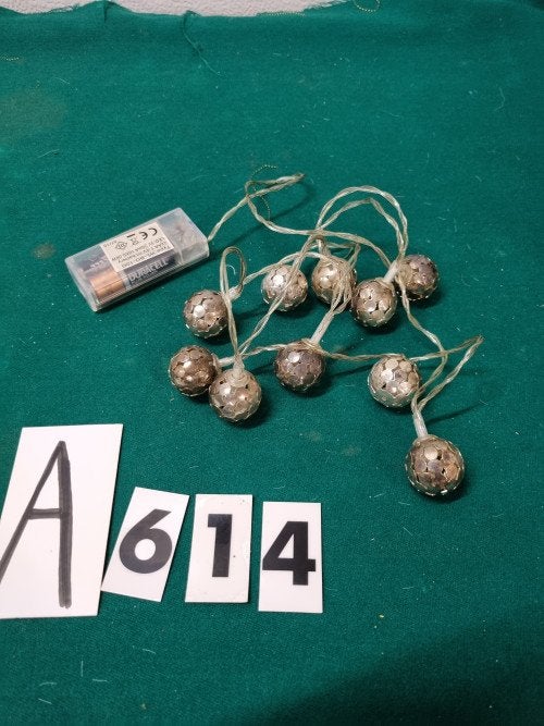 Kerst verlichting metalen zilveren balletjes [a614], Ophalen of Verzenden, 'T Olde Gre-j, Info@toldegrej.nl, Endepoelstraat 20f Didam