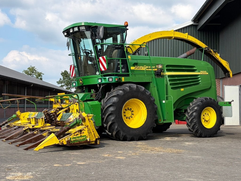 John deere hakselaar 7500 met maisbek, Ophalen of Verzenden, Glastuinbouw, Oogstmachine