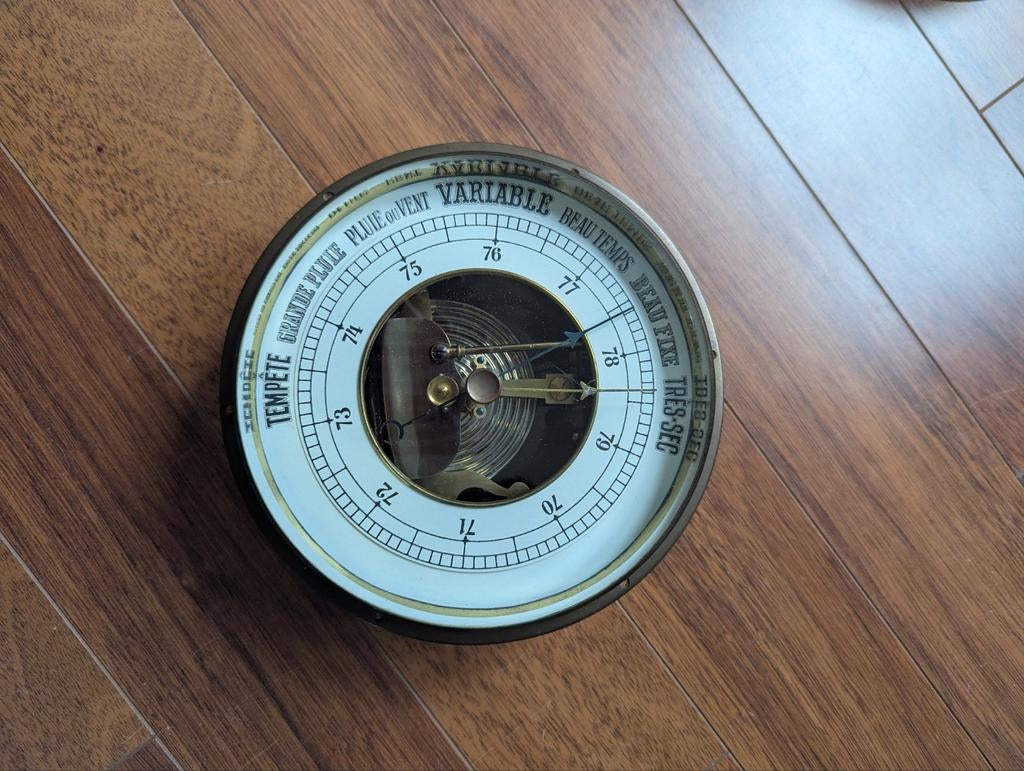 Antieke barometer met geslepen glas en koperen rand, Ophalen of Verzenden, Zo goed als nieuw, Gebruiksvoorwerp