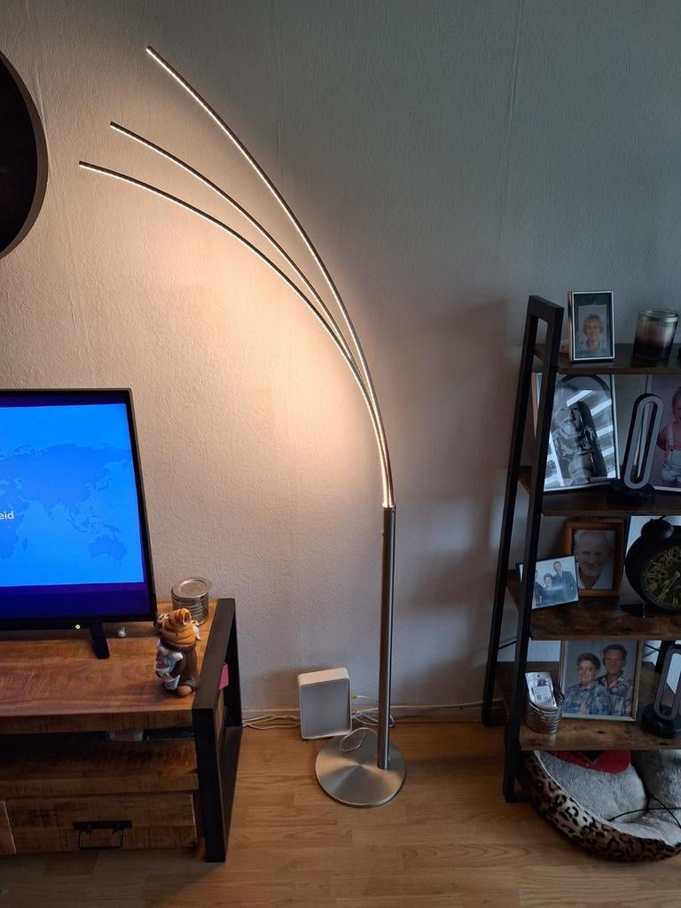 2 staande lampen, Ophalen of Verzenden, Zo goed als nieuw, Metaal, Modern